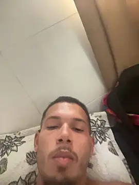 Snapshot of MCLZK chatting on 02-11-26, 06:46 MCLZK online show from 02-11-26, 06:46