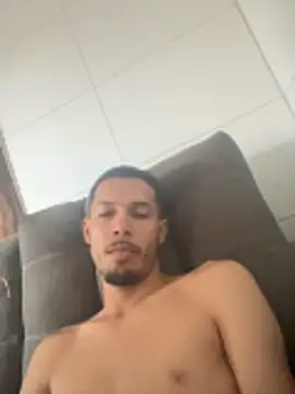 Snapshot of MCLZK chatting on 02-12-26, 06:47 MCLZK online show from 02-12-26, 06:47