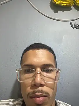 Snapshot of MCLZK chatting on 03-03-26, 10:26 MCLZK online show from 03-03-26, 10:26