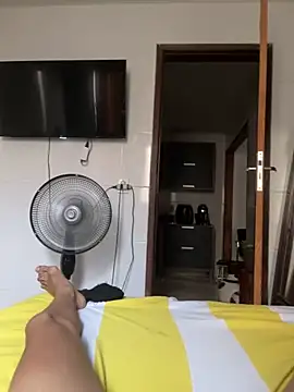 Snapshot of MCLZK chatting on 03-24-26, 07:52 MCLZK online show from 03-24-26, 07:52