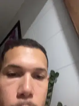 Snapshot of MCLZK chatting on 04-04-26, 08:39 MCLZK online show from 04-04-26, 08:39