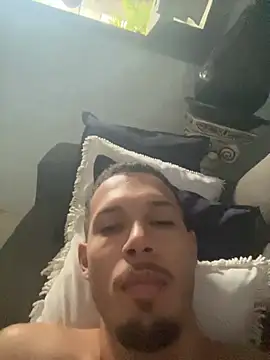 Snapshot of MCLZK chatting on 04-08-26, 07:58 MCLZK online show from 04-08-26, 07:58