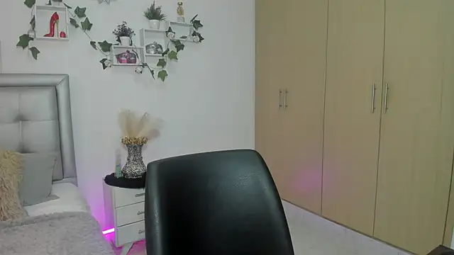 Snapshot of mia_star_2 chatting on 06-03-26, 10:40 mia star 2 online show from 06-03-26, 10:40