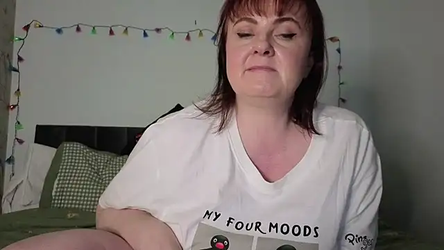 xJuicyLittlePrincessx online show from 11-24-25, 09:14