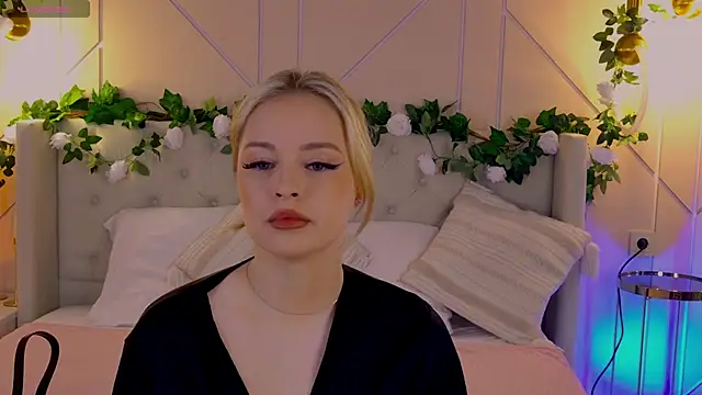 EllyLinn online show from 04-23-26, 04:42