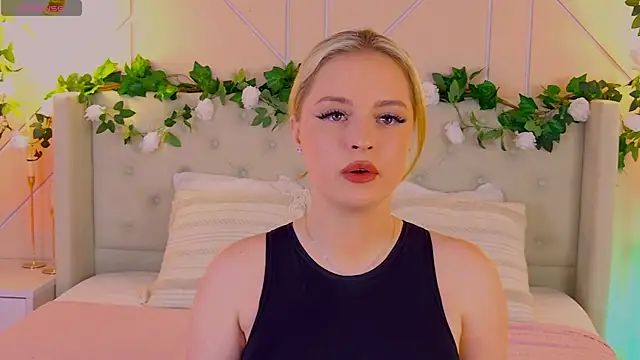 EllyLinn online show from 04-24-26, 04:42