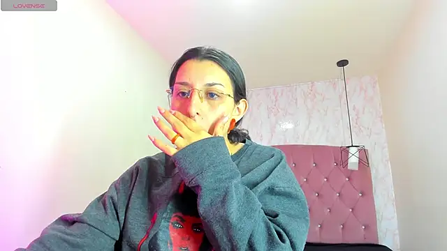 Iris  77 online show from 11-14-25, 07:34