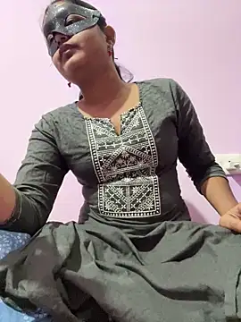 Snapshot of TeluguIshu_teen20 chatting on 12-18-25, 09:48 TeluguIshu teen20 online show from 12-18-25, 09:48