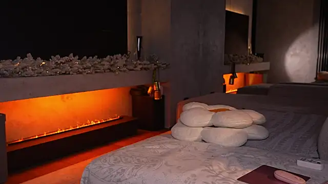 AlexisGraysX online show from 12-22-25, 10:29