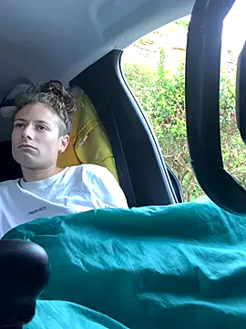 Snapshot of GoldenPussy1329 chatting on 10-13-25, 08:47 GoldenPussy1329 online show from 10-13-25, 08:47