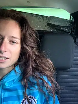 Snapshot of GoldenPussy1329 chatting on 10-18-25, 07:20 GoldenPussy1329 online show from 10-18-25, 07:20