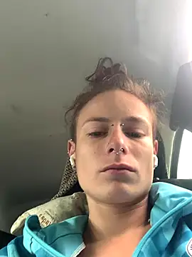 Snapshot of GoldenPussy1329 chatting on 10-19-25, 11:00 GoldenPussy1329 online show from 10-19-25, 11:00