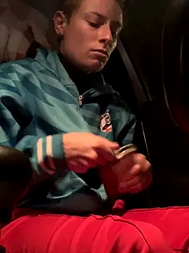 Snapshot of GoldenPussy1329 chatting on 10-25-25, 06:35 GoldenPussy1329 online show from 10-25-25, 06:35