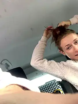 Snapshot of GoldenPussy1329 chatting on 10-26-25, 12:33 GoldenPussy1329 online show from 10-26-25, 12:33