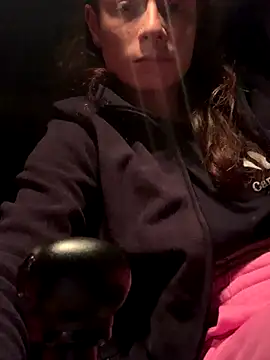 Snapshot of GoldenPussy1329 chatting on 10-29-25, 07:26 GoldenPussy1329 online show from 10-29-25, 07:26