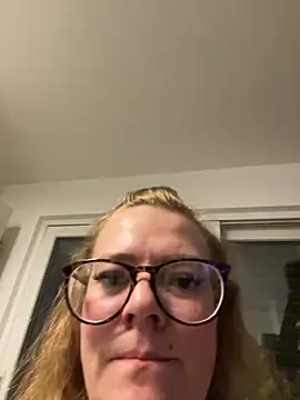 Snapshot of Curvyveri93 chatting on 10-10-25, 08:19 Curvyveri93 online show from 10-10-25, 08:19