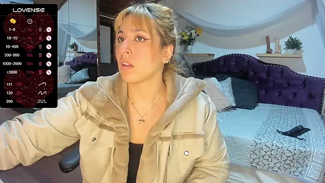 sophialyh 1 online show from 10-09-25, 12:47