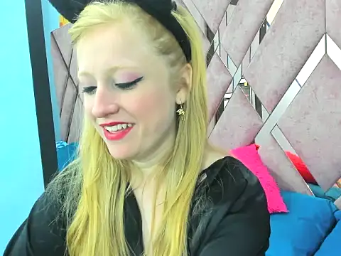 AliceCat 01 online show from 10-18-25, 12:17