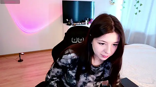 Azaliya Haze online show from 03-25-26, 07:36