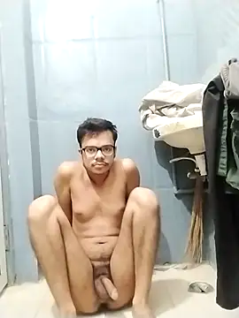 Snapshot of sexybobby13 chatting on 10-28-25, 09:02 sexybobby13 online show from 10-28-25, 09:02