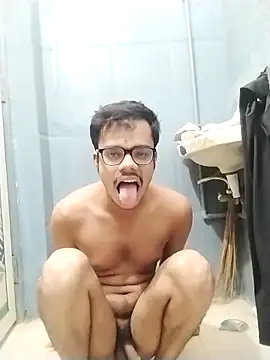 Snapshot of sexybobby13 chatting on 11-10-25, 08:46 sexybobby13 online show from 11-10-25, 08:46