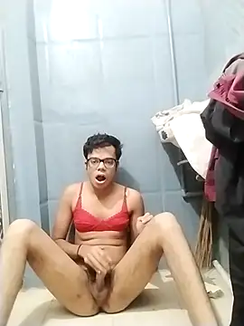 Snapshot of sexybobby13 chatting on 11-24-25, 09:42 sexybobby13 online show from 11-24-25, 09:42