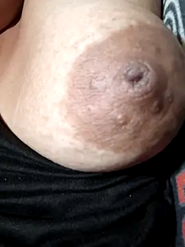 Hotmommax online show from 04-05-26, 07:55