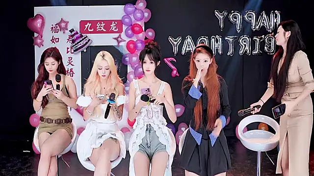 Snapshot of Comebaby-007 chatting on 10-25-25, 03:14 Comebaby-007 online show from 10-25-25, 03:14