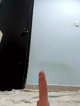 Snapshot of miluwatson chatting on 01-17-26, 07:28 miluwatson online show from 01-17-26, 07:28