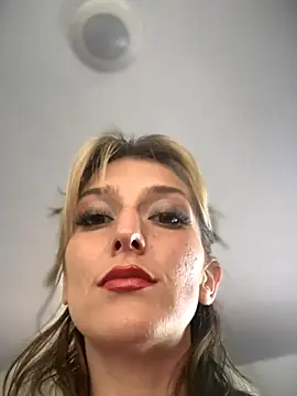 Snapshot of silentasachurchmouse chatting on 10-02-25, 06:04 silentasachurchmouse online show from 10-02-25, 06:04