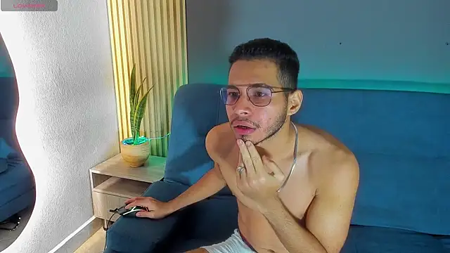 Jaybrown  1 online show from 12-15-25, 08:24