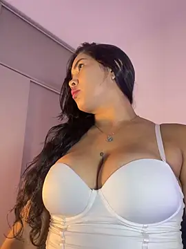 EmilyZuits online show from 10-28-25, 09:50