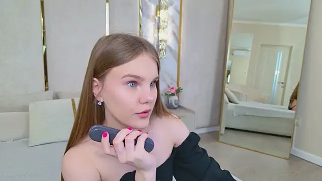 Lili Lohan online show from 05-18-26, 05:02