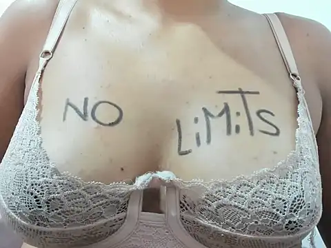 Snapshot of Valentinahot7 chatting on 11-23-25, 12:27 Valentinahot7 online show from 11-23-25, 12:27