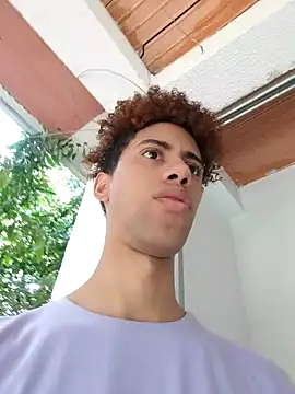 Snapshot of The_boy_good chatting on 10-12-25, 06:40 The boy good online show from 10-12-25, 06:40