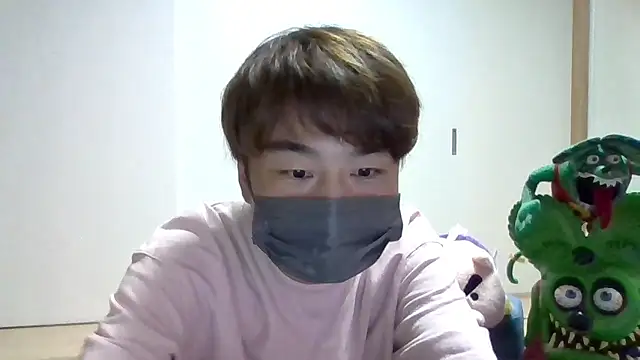 Snapshot of Hentaikozo4869 chatting on 10-05-25, 09:40 Hentaikozo4869 online show from 10-05-25, 09:40