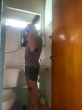 Snapshot of monroedelrey chatting on 09-29-25, 04:23 monroedelrey online show from 09-29-25, 04:23