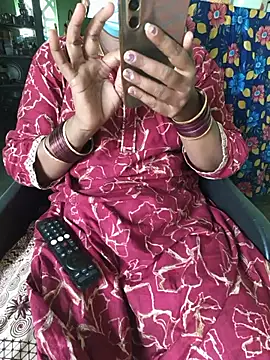 Tamilselviroja- online show from 06-23-26, 10:24