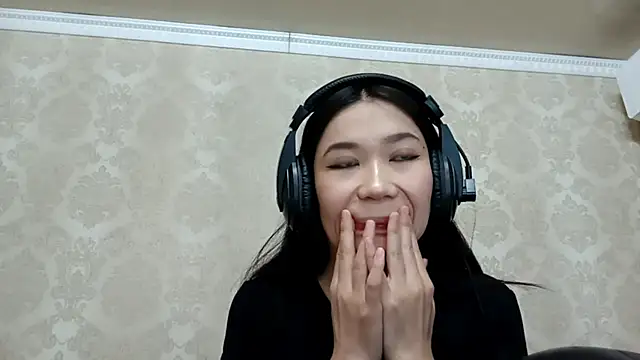 YukiShaapan online show from 10-15-25, 10:15