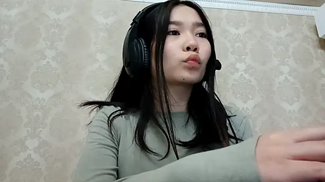 YukiShaapan online show from 10-16-25, 10:16