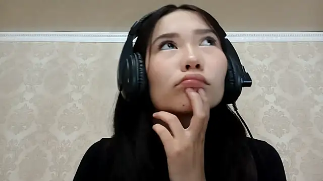 YukiShaapan online show from 10-18-25, 11:33