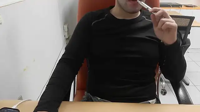 Snapshot of cazzo18cm3 chatting on 12-16-25, 12:32 cazzo18cm3 online show from 12-16-25, 12:32