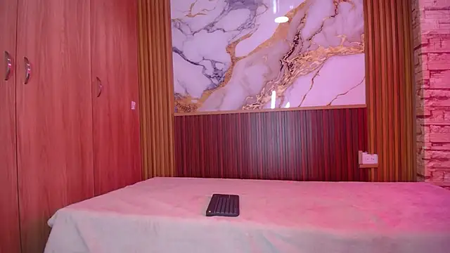 martinasmith303av online show from 11-12-25, 04:29