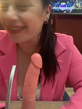 Snapshot of Amarteverdaderamente chatting on 10-24-25, 11:34 Amarteverdaderamente online show from 10-24-25, 11:34