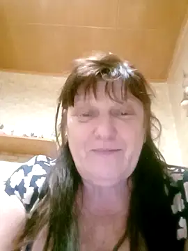 Apeesynka55211 online show from 11-17-25, 10:37