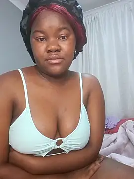 Snapshot of Floree chatting on 10-07-25, 10:51 Floree online show from 10-07-25, 10:51