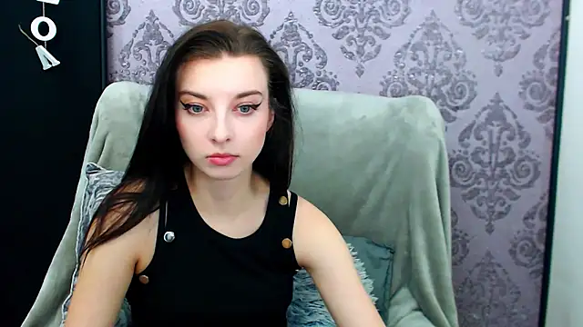 DominantLuna online show from 05-15-26, 07:43