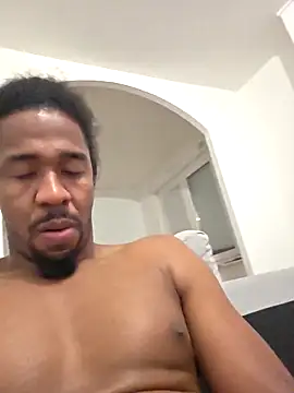 Snapshot of cracha chatting on 10-28-25, 11:40 cracha online show from 10-28-25, 11:40