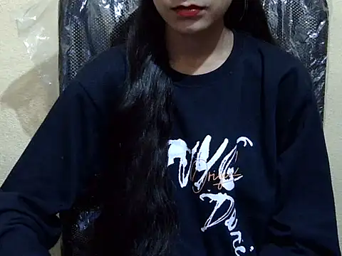 Snapshot of Shazi_1 chatting on 11-08-25, 02:28 Shazi 1 online show from 11-08-25, 02:28