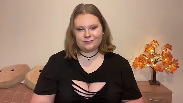 Snapshot of BriannaFlirty chatting on 11-15-25, 07:21 BriannaFlirty online show from 11-15-25, 07:21